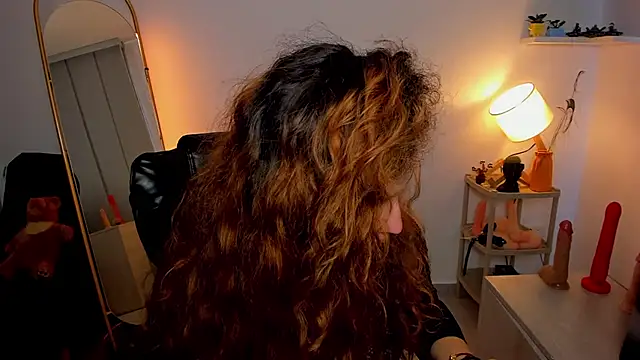 Cassandra Caiin online show from 14, 9, 2025