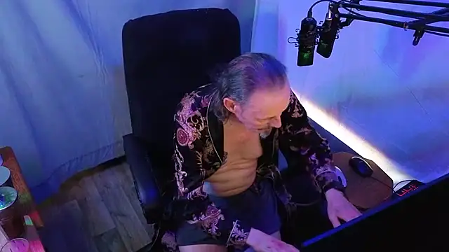 Snapshot of Richy__Rich_ chatting on 10, 7, 2026 Richy Rich online show from 10, 7, 2026