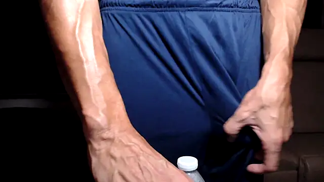 Snapshot of ThickD2C chatting on 12, 7, 2026 ThickD2C online show from 12, 7, 2026
