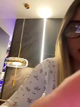 Snapshot of AnaCarrera chatting on 19, 9, 2025 AnaCarrera online show from 19, 9, 2025