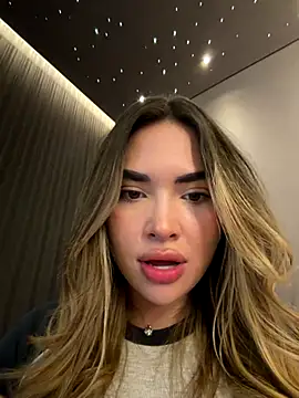 Snapshot of AnaCarrera chatting on 23, 11, 2025 AnaCarrera online show from 23, 11, 2025