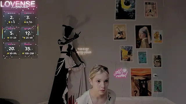 Snapshot of Careful_i_bite chatting on 6, 10, 2025 Careful i bite online show from 6, 10, 2025