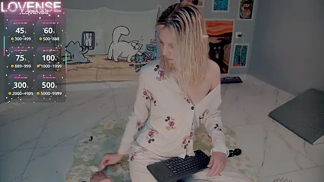 Snapshot of Careful_i_bite chatting on 24, 9, 2025 Careful i bite online show from 24, 9, 2025