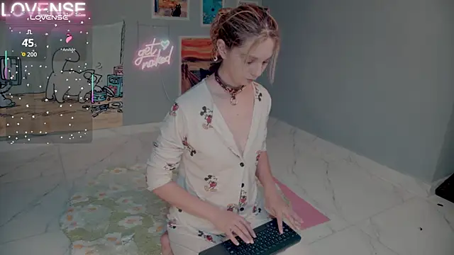 Snapshot of Careful_i_bite chatting on 10, 9, 2025 Careful i bite online show from 10, 9, 2025