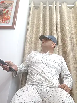 chicoguapo8 online show from 1, 10, 2025