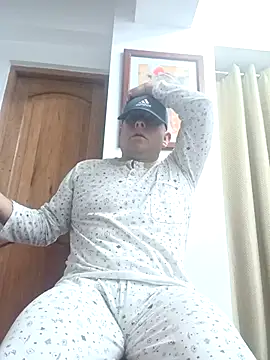 chicoguapo8 online show from 2, 10, 2025