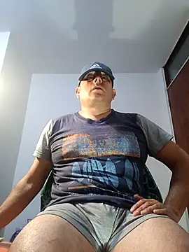 chicoguapo8 online show from 13, 10, 2025