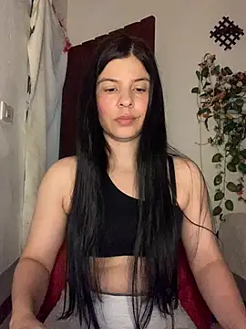 Estefani 32 online show from 8, 7, 2026