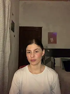Estefani 32 online show from 17, 7, 2026