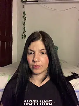 Estefani 32 online show from 18, 6, 2026
