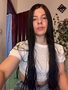 Estefani 32 online show from 11, 7, 2026