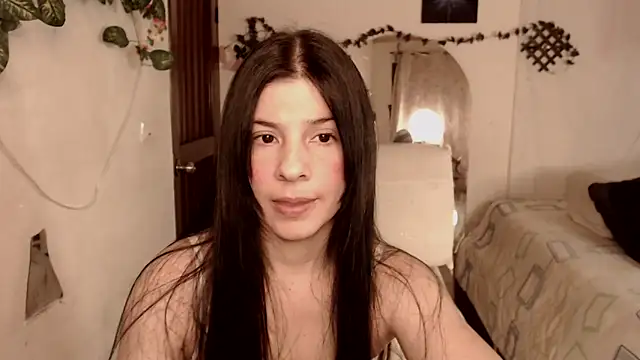 Estefani 32 online show from 4, 12, 2025