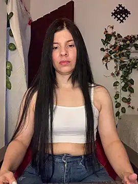 Estefani 32 online show from 10, 7, 2026