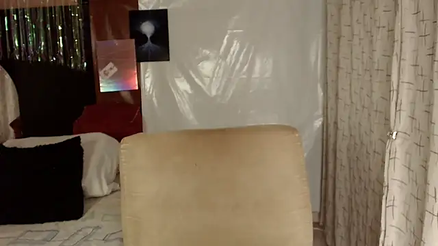 Estefani 32 online show from 10, 11, 2025