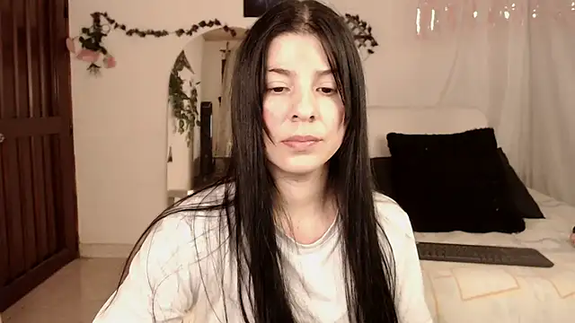 Estefani 32 online show from 1, 12, 2025