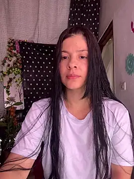 Estefani 32 online show from 15, 6, 2026