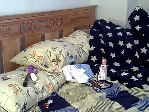 purplescarlet online show from 12, 1, 2026