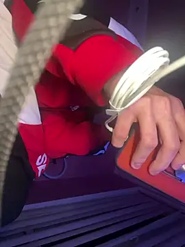 Flossy Vettie online show from 8, 4, 2026