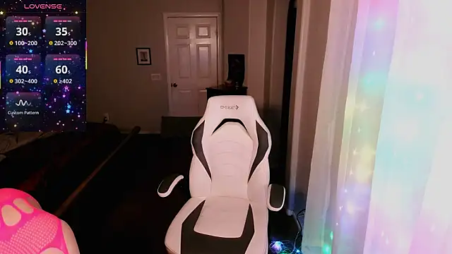 Snapshot of britteebee chatting on 1, 2, 2026 britteebee online show from 1, 2, 2026