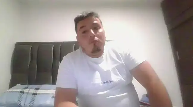 Snapshot of antonycruz chatting on 19, 12, 2024 antonycruz online show from 19, 12, 2024