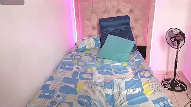 Nazlyy30 online show from 17, 10, 2025