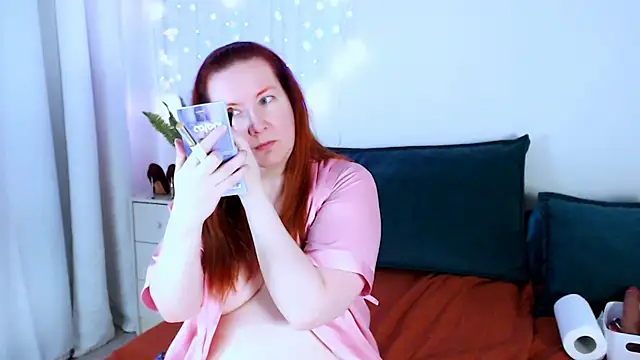 GoddessLara online show from 20, 12, 2025