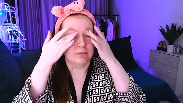 GoddessLara online show from 4, 3, 2025