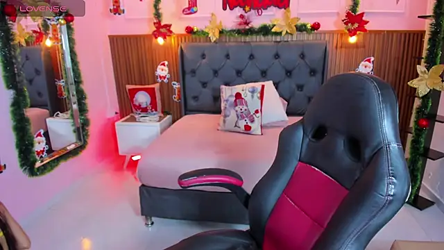 AMELIELEONE online show from 18, 12, 2025