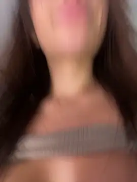 Emmily 19 online show from 18, 3, 2025