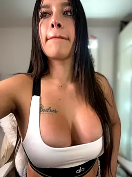 Emmily 19 online show from 19, 9, 2025