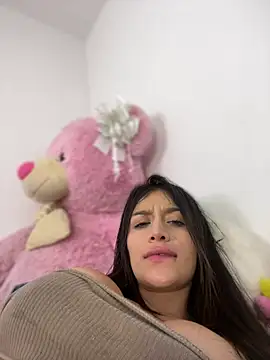 Emmily 19 online show from 18, 3, 2025