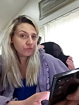 ScarletCallings420 online show from 20, 2, 2025