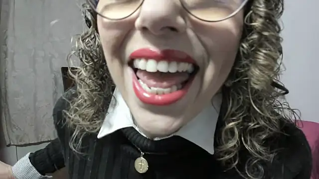 taylorhot70 online show from 5, 2, 2025