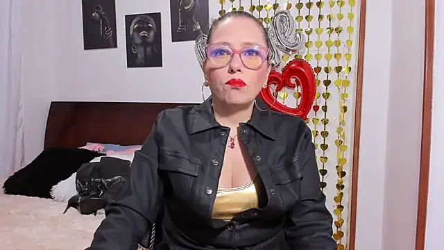 taylorhot70 online show from 23, 4, 2026