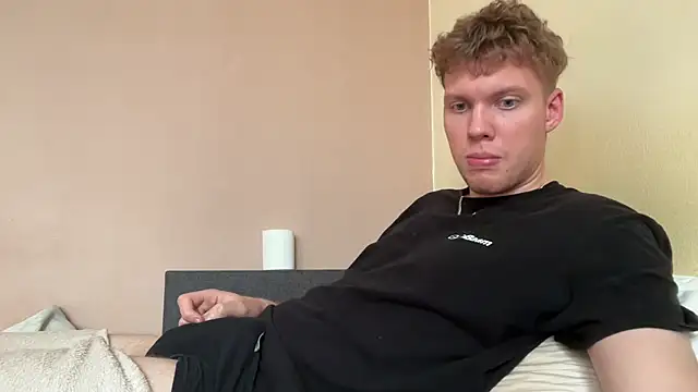 Snapshot of sexybooii6968 chatting on 21, 10, 2025 sexybooii6968 online show from 21, 10, 2025