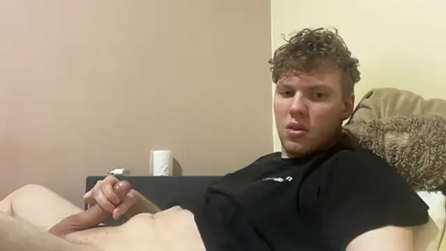 Snapshot of sexybooii6968 chatting on 19, 11, 2025 sexybooii6968 online show from 19, 11, 2025