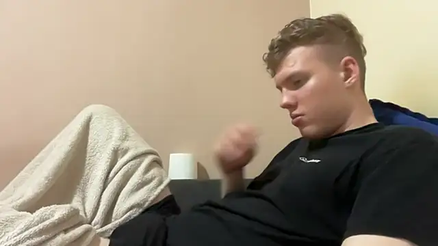 Snapshot of sexybooii6968 chatting on 24, 10, 2025 sexybooii6968 online show from 24, 10, 2025