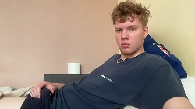 Snapshot of sexybooii6968 chatting on 29, 10, 2025 sexybooii6968 online show from 29, 10, 2025