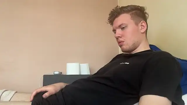 Snapshot of sexybooii6968 chatting on 2, 10, 2025 sexybooii6968 online show from 2, 10, 2025