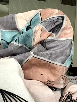 Snapshot of Greekartsguru chatting on 12, 10, 2025 Greekartsguru online show from 12, 10, 2025