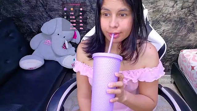 olivia love  online show from 10, 5, 2026