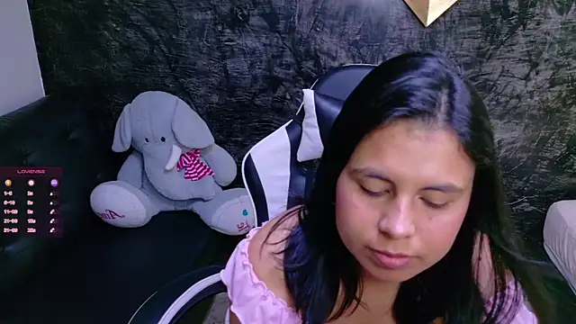 olivia love  online show from 17, 5, 2026