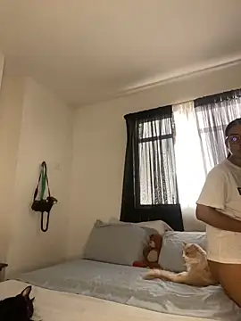 trianawhite online show from 25, 3, 2026