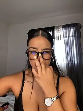 trianawhite online show from 17, 12, 2025