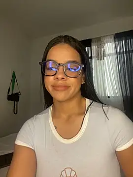 trianawhite online show from 2, 12, 2025