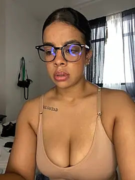 trianawhite online show from 31, 3, 2026