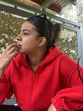 trianawhite online show from 22, 2, 2025