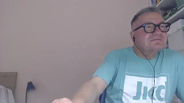 Snapshot of YOU6me chatting on 6, 7, 2026 YOU6me online show from 6, 7, 2026