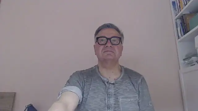 Snapshot of YOU6me chatting on 10, 6, 2026 YOU6me online show from 10, 6, 2026