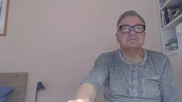 Snapshot of YOU6me chatting on 8, 7, 2026 YOU6me online show from 8, 7, 2026